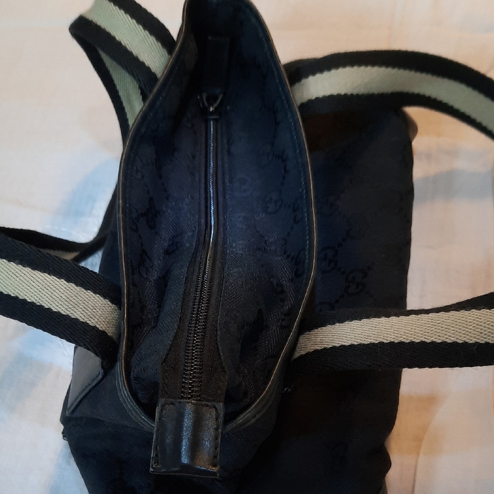 Gucci Black Lea Bag with Silver Hardware - Picture 12 of 13